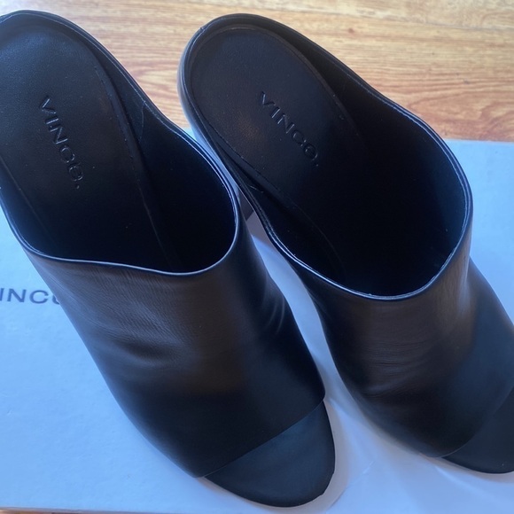 VINCE Woman black leather heels, size 9/39 - Picture 3 of 16